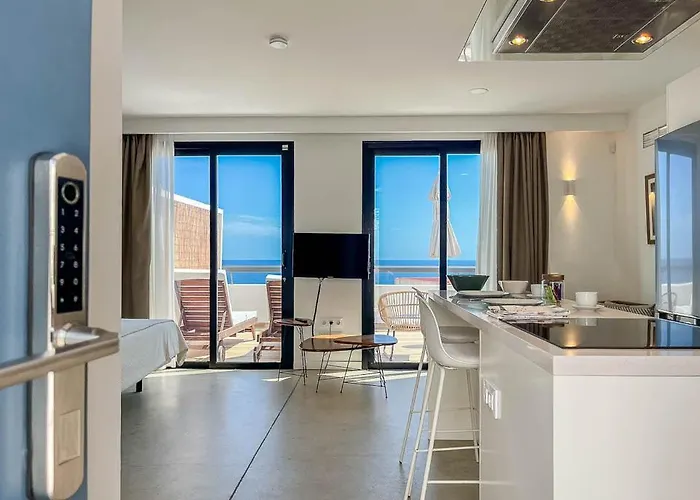 Apartamento Edem piscina climatizada Playa del Hombre Telde