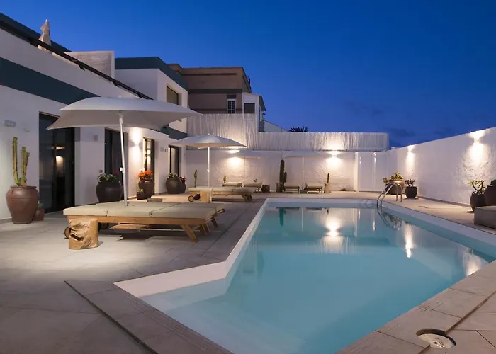 Edem piscina climatizada Playa del Hombre *